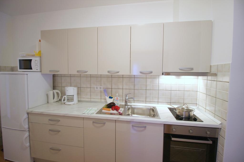 Apartments Villa Dorida Komarna Zimmer foto