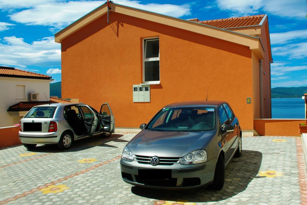Apartments Villa Dorida Komarna Zimmer foto